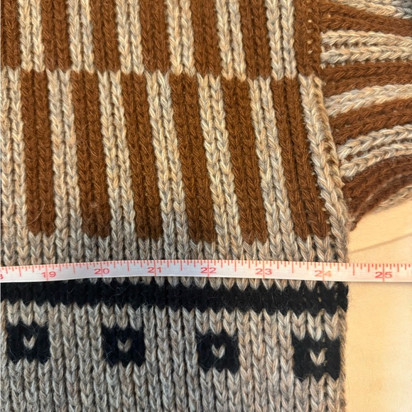 The Knotty Ones Ethno Sweater - Picture 4 of 4